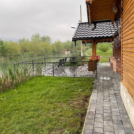 Moonlake Chalet Gainesti Zewnętrze zdjęcie