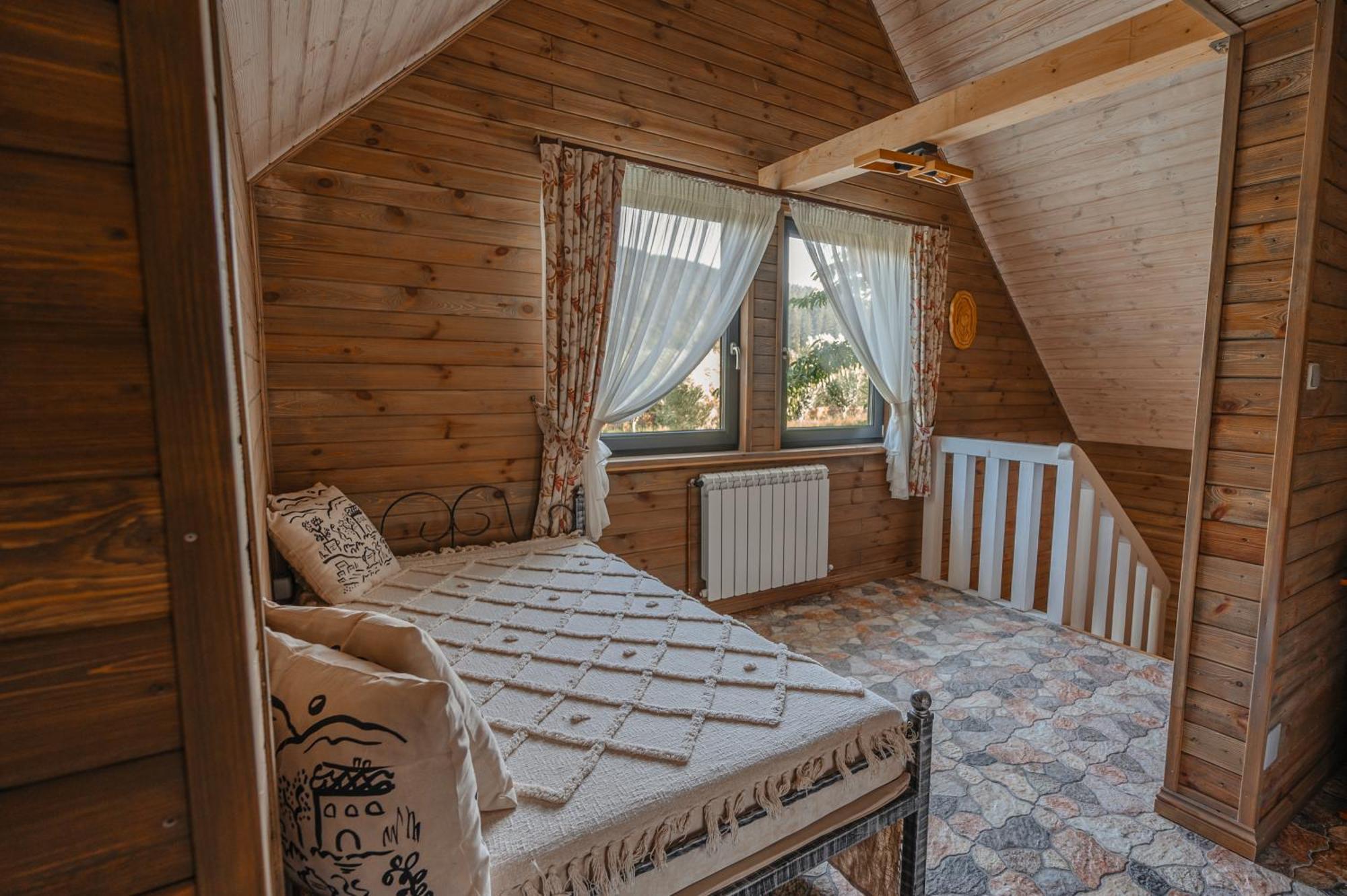 Moonlake Chalet Gainesti Zewnętrze zdjęcie